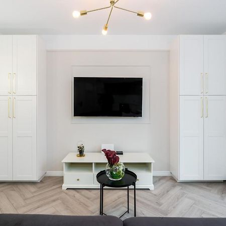 Modern Studio Apartments Poznan City Center By Noclegi Renters Exterior foto